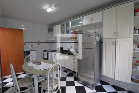 Casa para alugar com 147m², 3 quartos e 2 vagasCozinha