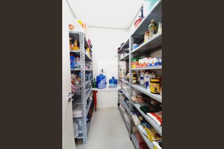 Casa de condomínio à venda com 350m², 3 quartos e 10 vagasDespensa