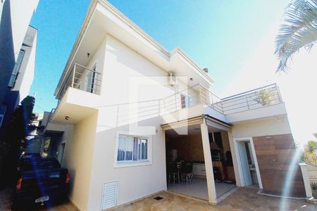 Casa de condomínio à venda com 350m², 3 quartos e 10 vagasFachada do Prédio - Fundos 