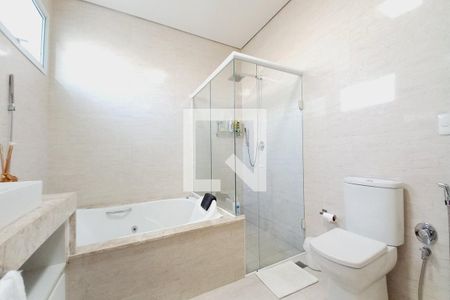 Casa de condomínio à venda com 350m², 3 quartos e 10 vagasBanheiro da Suíte 3