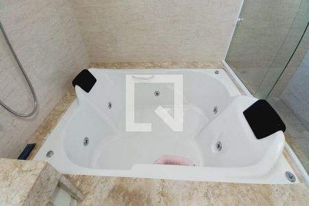 Casa de condomínio à venda com 350m², 3 quartos e 10 vagasDetalhe do Banheiro da Suíte 3