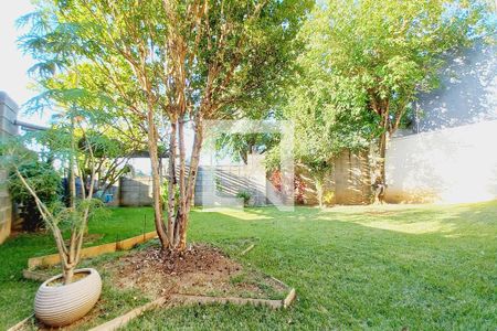 Casa de condomínio à venda com 350m², 3 quartos e 10 vagasQuintal