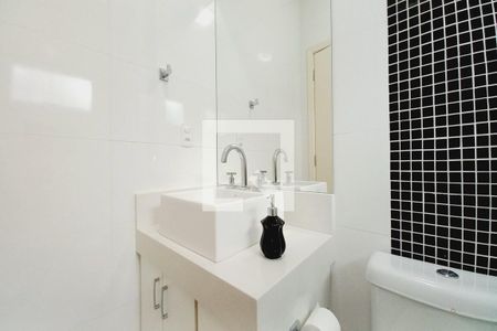 Casa de condomínio à venda com 350m², 3 quartos e 10 vagasBanheiro da Suíte 1