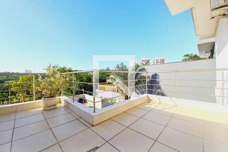 Casa de condomínio à venda com 350m², 3 quartos e 10 vagasVaranda da Suíte 3