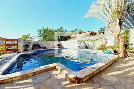 Casa de condomínio à venda com 350m², 3 quartos e 10 vagasÁrea comum - Piscina