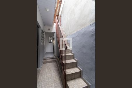 Casa à venda com 108m², 2 quartos e 1 vagaEscada