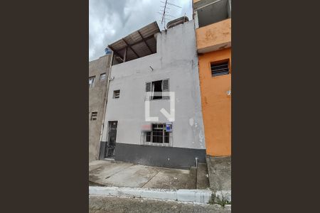 Casa à venda com 108m², 2 quartos e 1 vagaFachada 2
