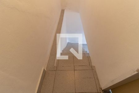 Casa à venda com 108m², 2 quartos e 1 vagaEscada da Casa 2