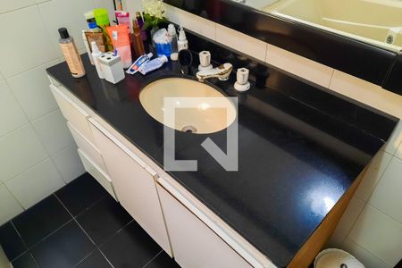 Casa à venda com 124m², 3 quartos e 2 vagas Casa à venda com 124m², 3 quartos e 2 vagasBanheiro da Suíte