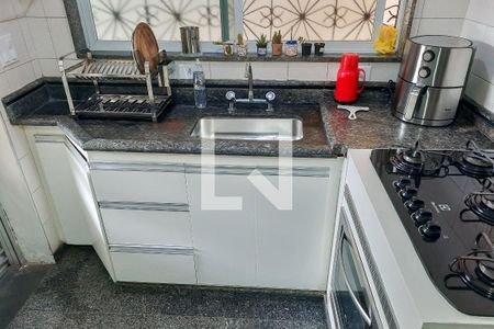 Casa à venda com 124m², 3 quartos e 2 vagas Casa à venda com 124m², 3 quartos e 2 vagasCozinha