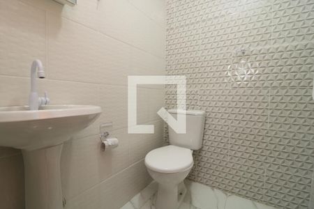 Banheiro de casa para alugar com 1 quarto, 50m² em Jardim Vila Formosa, São Paulo
