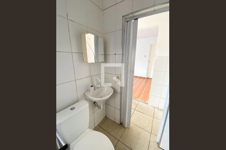 Banheiro de casa para alugar com 1 quarto, 45m² em Veloso, Osasco