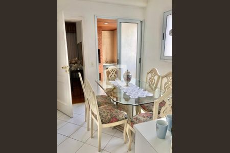 Apartamento à venda com 215m², 4 quartos e 3 vagas