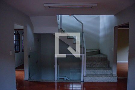 escada para o terceiro andar de casa à venda com 4 quartos, 510m² em Castelo, Belo Horizonte