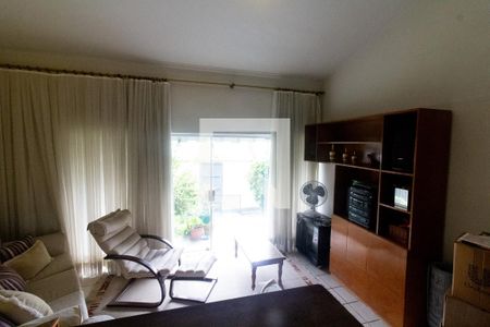 Sala de casa à venda com 4 quartos, 250m² em Ferreira, São Paulo
