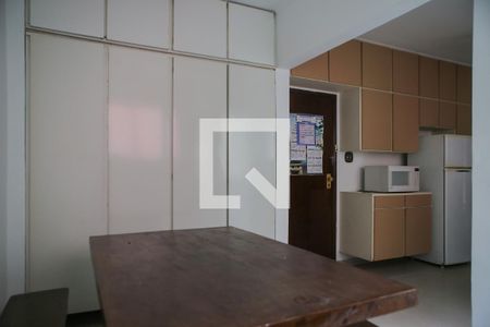 Apartamento para alugar com 100m², 2 quartos e 1 vaga Apartamento para alugar com 100m², 2 quartos e 1 vagaCozinha
