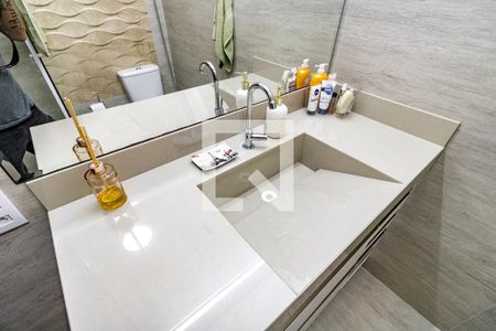Apartamento à venda com 138m², 4 quartos e 1 vagaBanheiro 01 da Suíte - Torneira