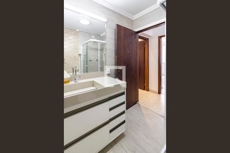 Apartamento à venda com 138m², 4 quartos e 1 vagaBanheiro 02