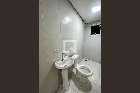 Banheiro de casa de condomínio para alugar com 1 quarto, 50m² em Mandaqui, São Paulo