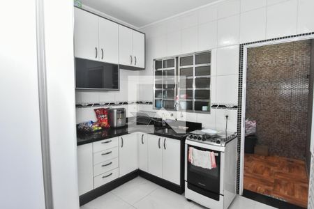 Casa à venda com 90m², 2 quartos e 2 vagas Casa à venda com 90m², 2 quartos e 2 vagasCozinha