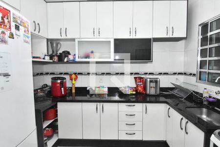 Casa à venda com 90m², 2 quartos e 2 vagas Casa à venda com 90m², 2 quartos e 2 vagasCozinha