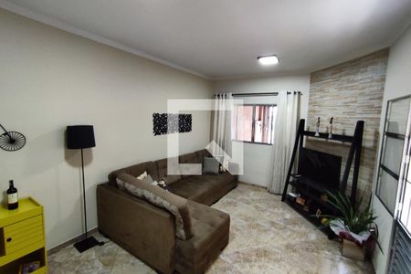 Sala de casa à venda com 3 quartos, 132m² em Jardim Cotinha, São Paulo
