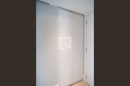 Roupeiro Corredor de apartamento para alugar com 2 quartos, 107m² em Cidade Monções, São Paulo