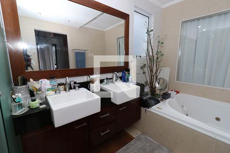 Casa à venda com 269m², 4 quartos e 3 vagasBanheiro da Suíte 4