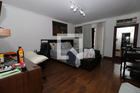 Casa à venda com 269m², 4 quartos e 3 vagasQuarto 4 Suíte