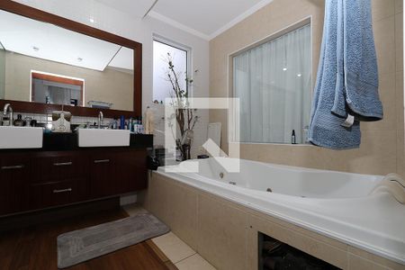 Casa à venda com 269m², 4 quartos e 3 vagasBanheiro da Suíte 4