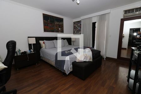 Casa à venda com 269m², 4 quartos e 3 vagasQuarto 4 Suíte