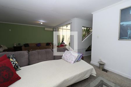 Casa à venda com 269m², 4 quartos e 3 vagasSala