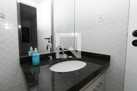 Casa à venda com 269m², 4 quartos e 3 vagasBanheiro da Suíte 2