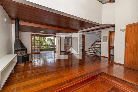 Sala de casa à venda com 4 quartos, 400m² em Morro Santana, Porto Alegre