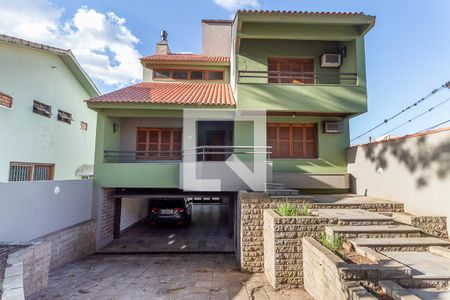 Casa à venda com 400m², 4 quartos e 4 vagasFachada