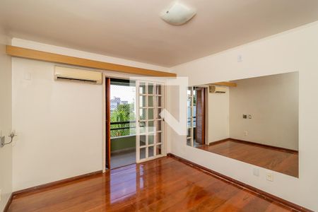 Quarto Suíte de casa à venda com 4 quartos, 400m² em Morro Santana, Porto Alegre