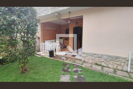 Casa à venda com 80m², 3 quartos e 4 vagas Casa à venda com 80m², 3 quartos e 4 vagasÁrea externa