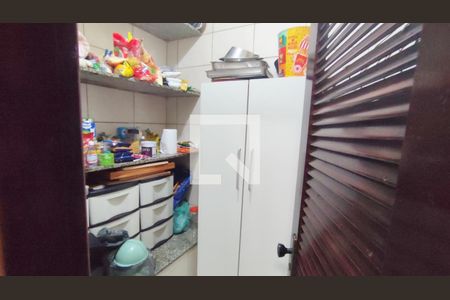 Casa à venda com 80m², 3 quartos e 4 vagas Casa à venda com 80m², 3 quartos e 4 vagasDespensa