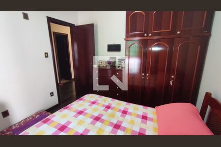 Casa à venda com 80m², 3 quartos e 4 vagas Casa à venda com 80m², 3 quartos e 4 vagasQuarto 4