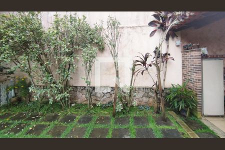 Casa à venda com 80m², 3 quartos e 4 vagas Casa à venda com 80m², 3 quartos e 4 vagasÁrea externa