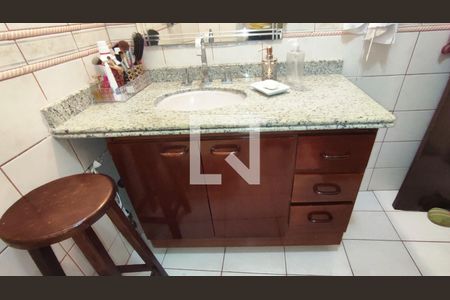 Casa à venda com 80m², 3 quartos e 4 vagas Casa à venda com 80m², 3 quartos e 4 vagasBanheiro 2