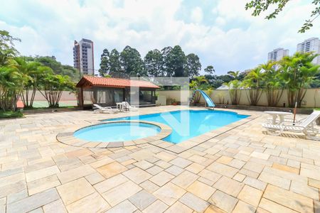 Apartamento à venda com 142m², 3 quartos e 2 vagas Apartamento à venda com 142m², 3 quartos e 2 vagasÁrea comum - Piscina