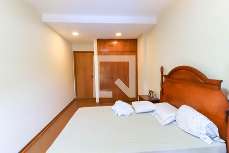 Apartamento à venda com 142m², 3 quartos e 2 vagas Apartamento à venda com 142m², 3 quartos e 2 vagasSuíte 1