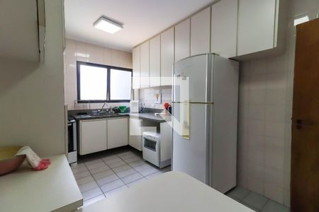Apartamento à venda com 142m², 3 quartos e 2 vagas Apartamento à venda com 142m², 3 quartos e 2 vagasCozinha