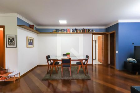 Apartamento à venda com 142m², 3 quartos e 2 vagas Apartamento à venda com 142m², 3 quartos e 2 vagasSala de Jantar