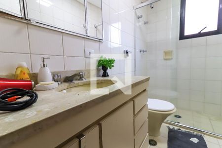 Apartamento à venda com 142m², 3 quartos e 2 vagas Apartamento à venda com 142m², 3 quartos e 2 vagasBanheiro Corredor
