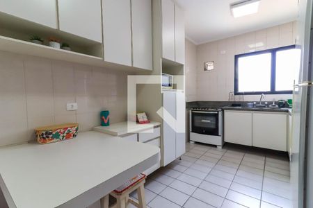 Apartamento à venda com 142m², 3 quartos e 2 vagas Apartamento à venda com 142m², 3 quartos e 2 vagasCozinha