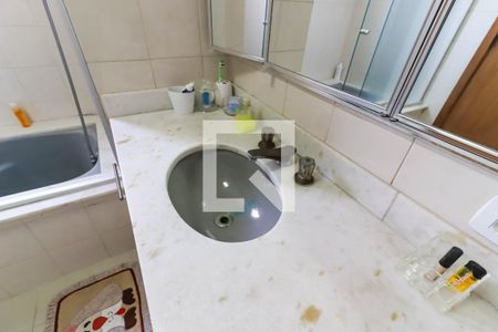 Apartamento à venda com 142m², 3 quartos e 2 vagas Apartamento à venda com 142m², 3 quartos e 2 vagasBanheiro da Suíte 1