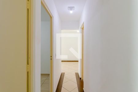 Corredor  de apartamento para alugar com 3 quartos, 60m² em Jardim Botucatu, São Paulo