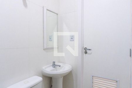 Banheiro de kitnet/studio para alugar com 1 quarto, 13m² em Vila Clementino, São Paulo